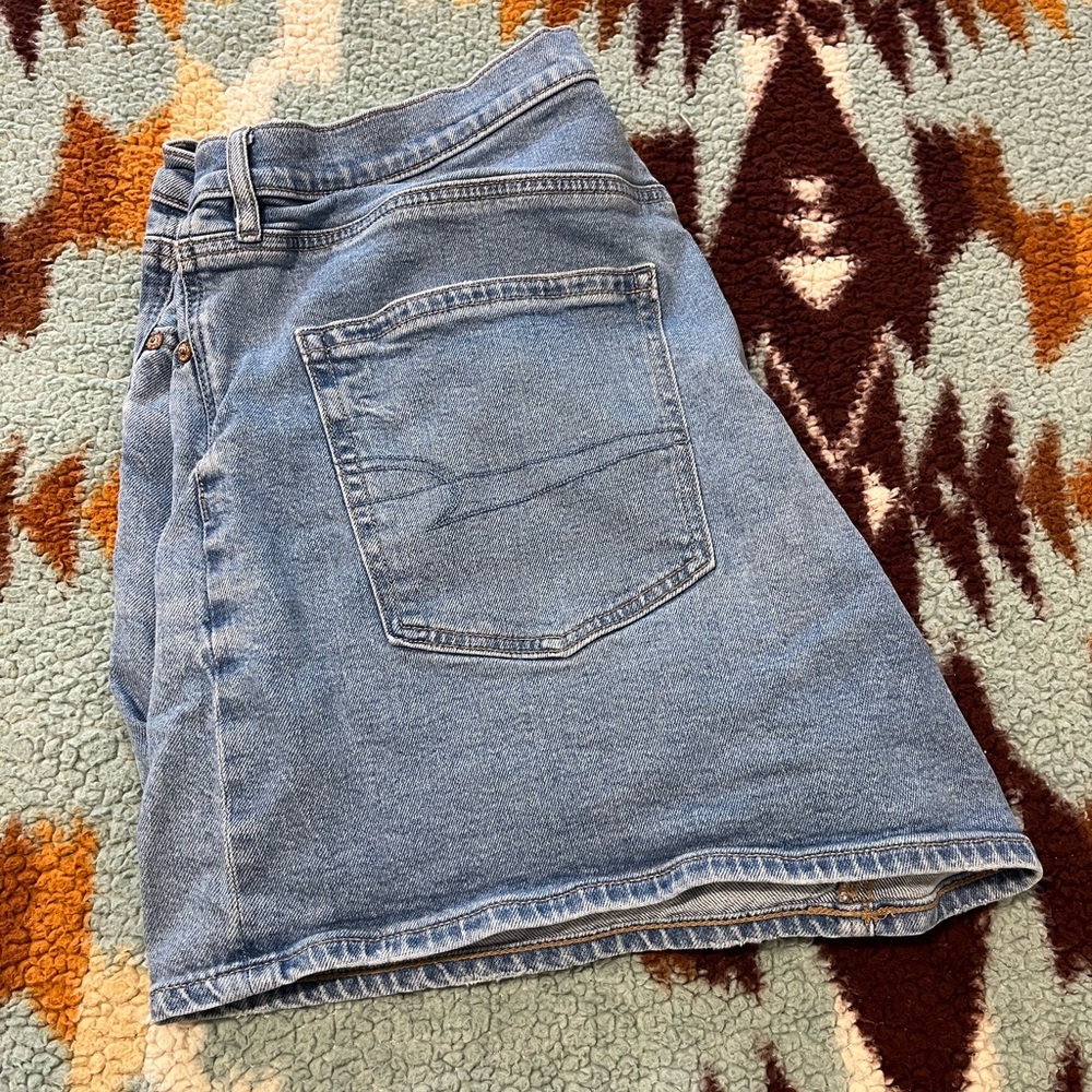 American Eagle High Rise Relaxed Short